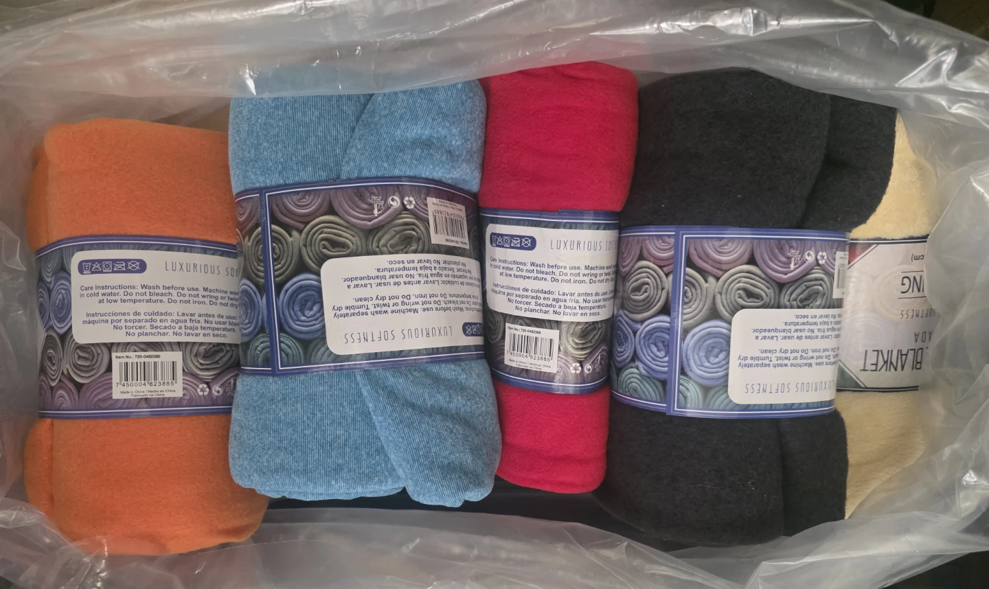 Brand new Home Living Polar Fleece Blanket - assorted color - photo 3