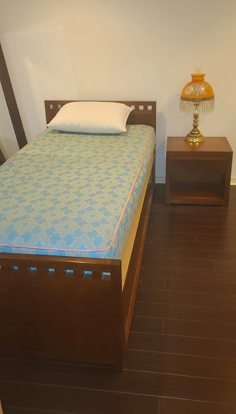 Solid Wood Bedroom Set – Bed, Dresser & Matching Mirror - photo 2