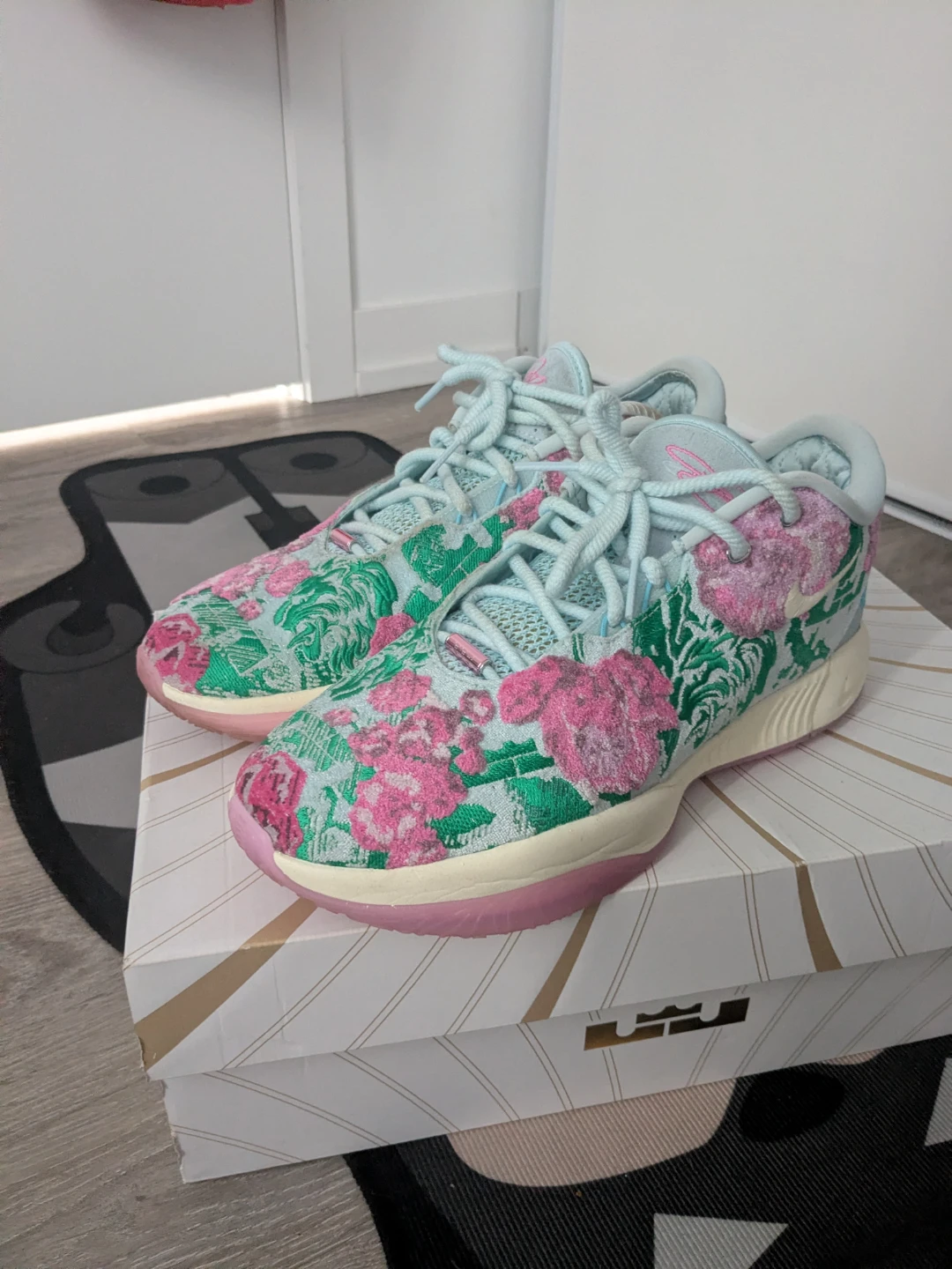 Nike LeBron 21 PRM EP "Pearl of Z"