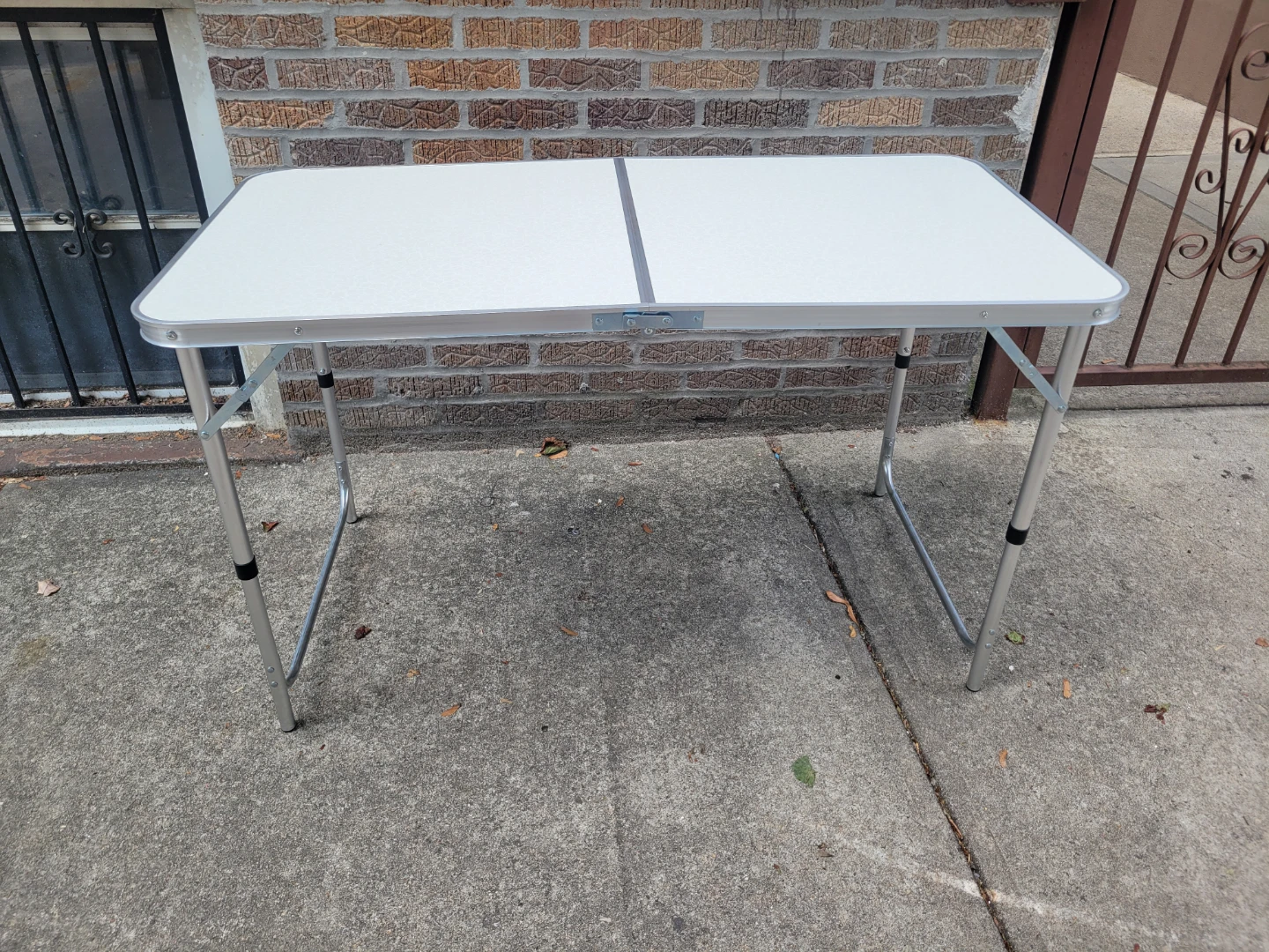 Brand new Folding Table 4'-2' - photo 2