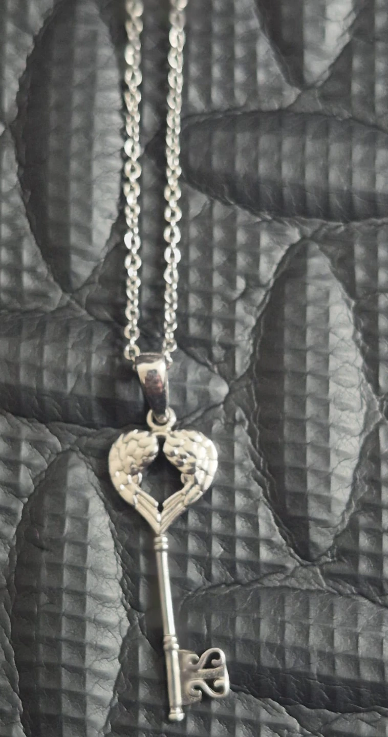 Silver Heart winged pendant