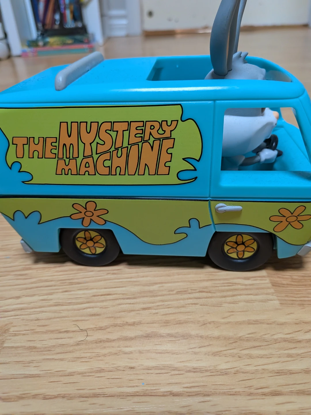 Collectibles bugs Bunny Funko Pop mystery machine Scooby-Doo
