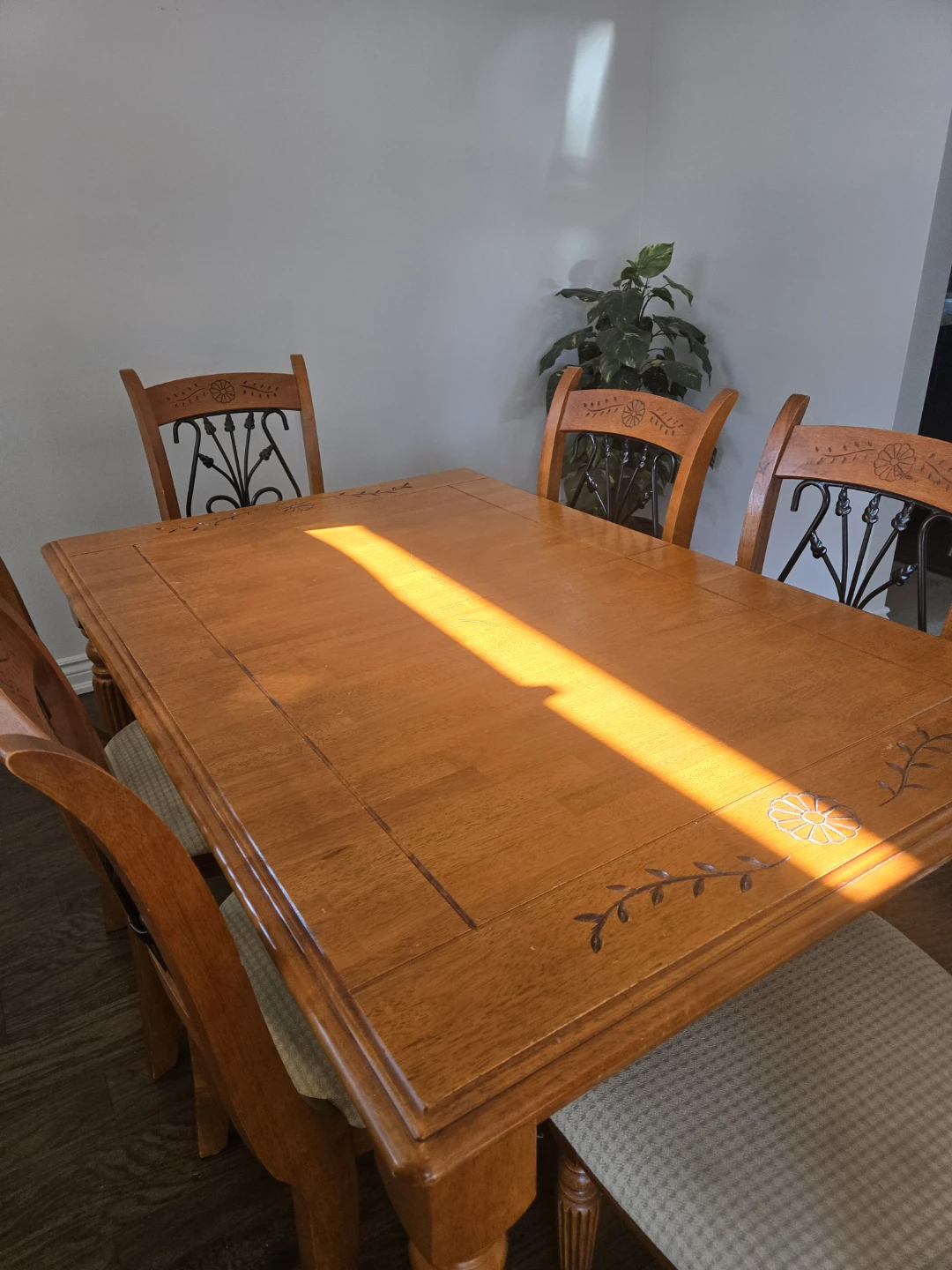 Dining room table and 6 chairs - photo 2