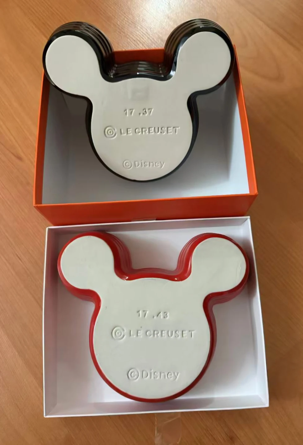 Le Creuset Disney Mickey Mouse Ramekins Special Edition - photo 2