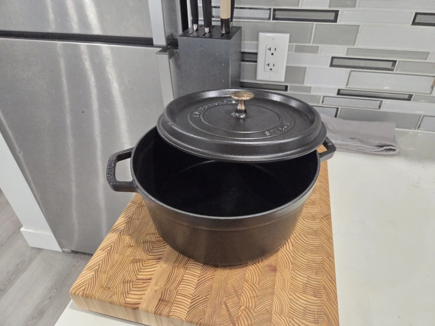 Staub Cast Iron Dutch Oven 5.5qt
