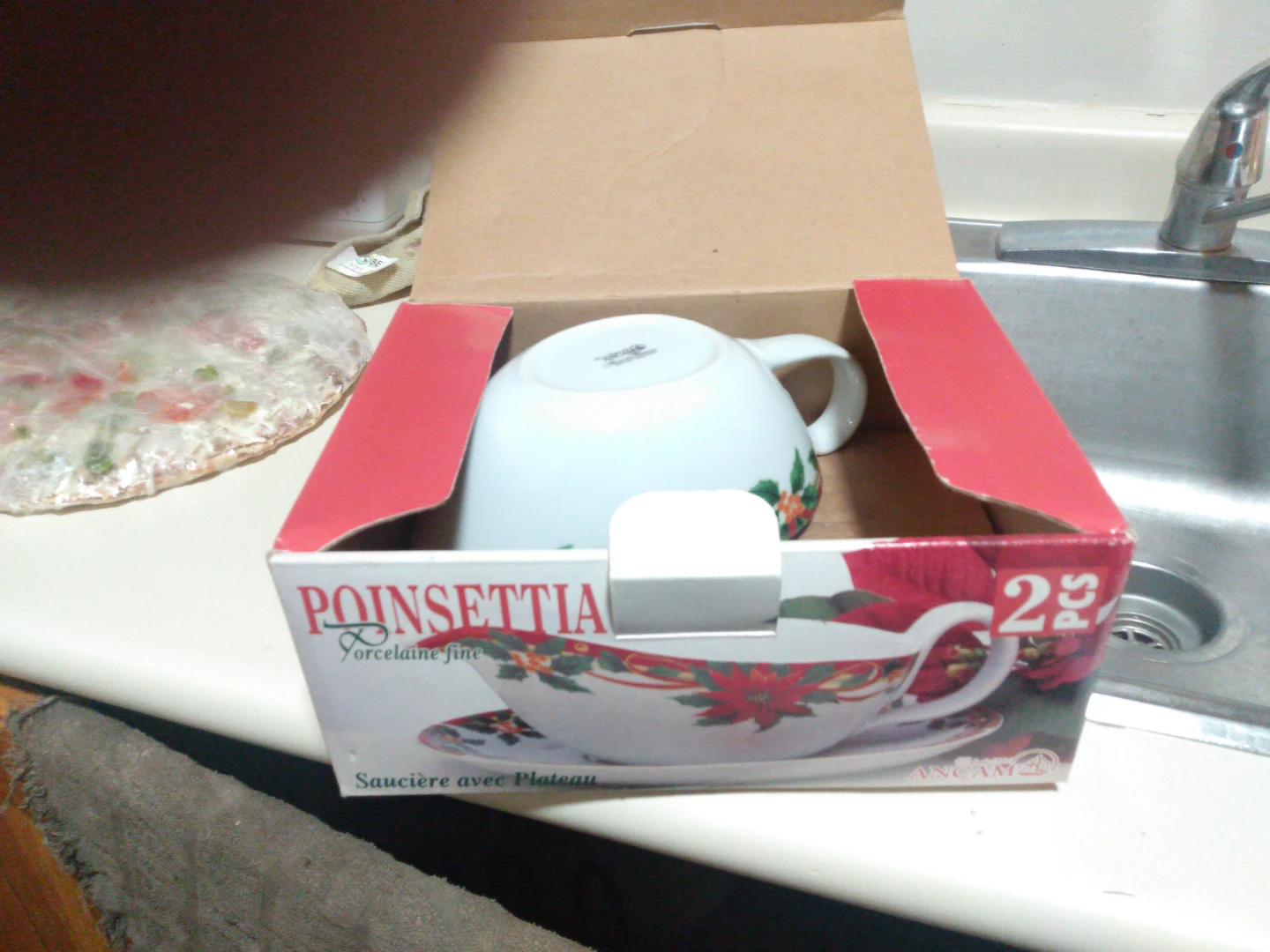 Poinsettia Fine Porcelain Gravy Boat with Tray - photo 2