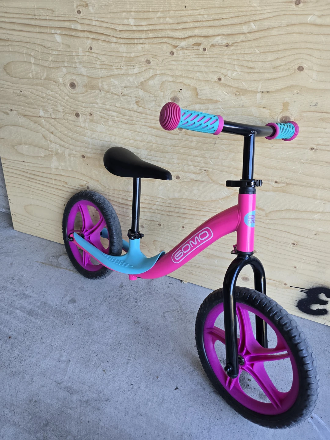 GOMO Pink and Blue Balance Bike - photo 2