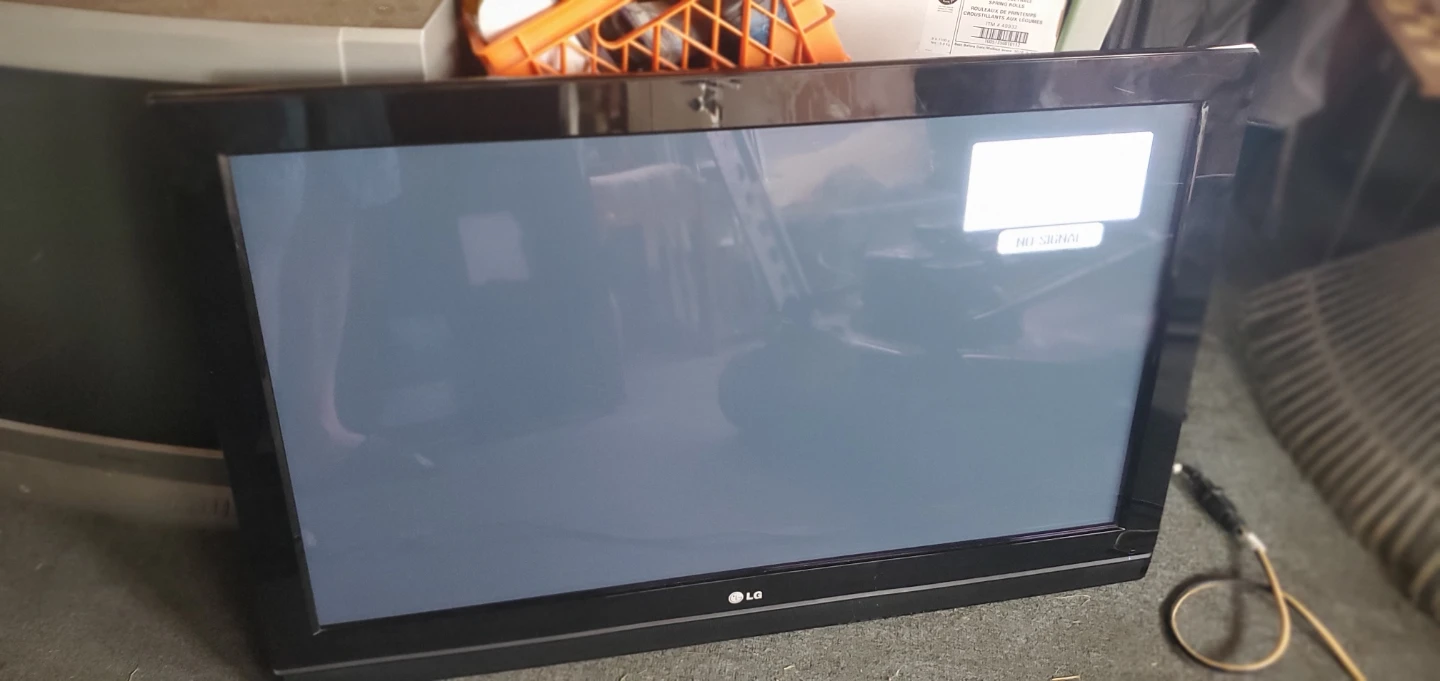 LG Television 42"