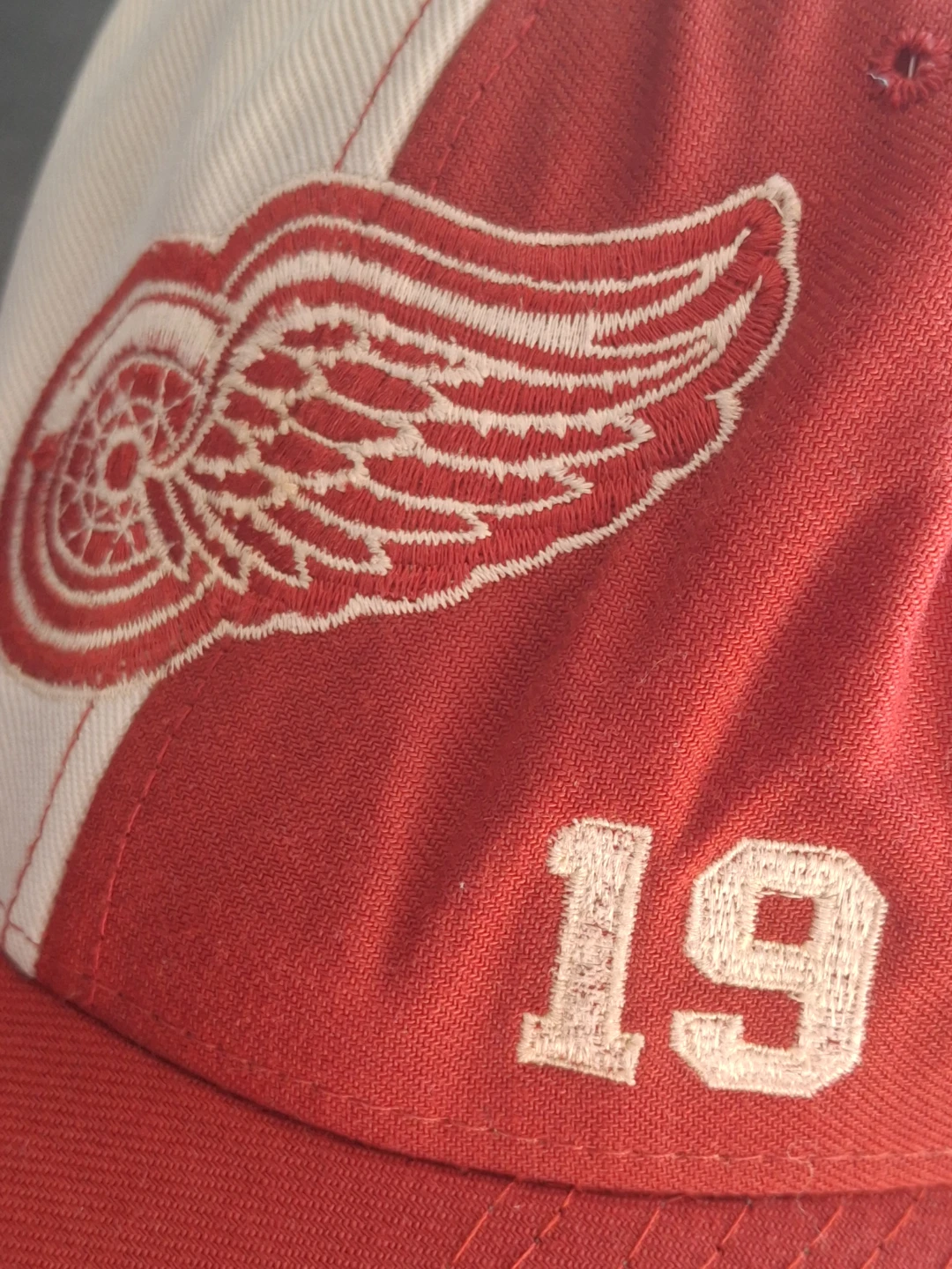 Steve Yzerman Detroit Red Wings NHL Cap 19 - photo 4