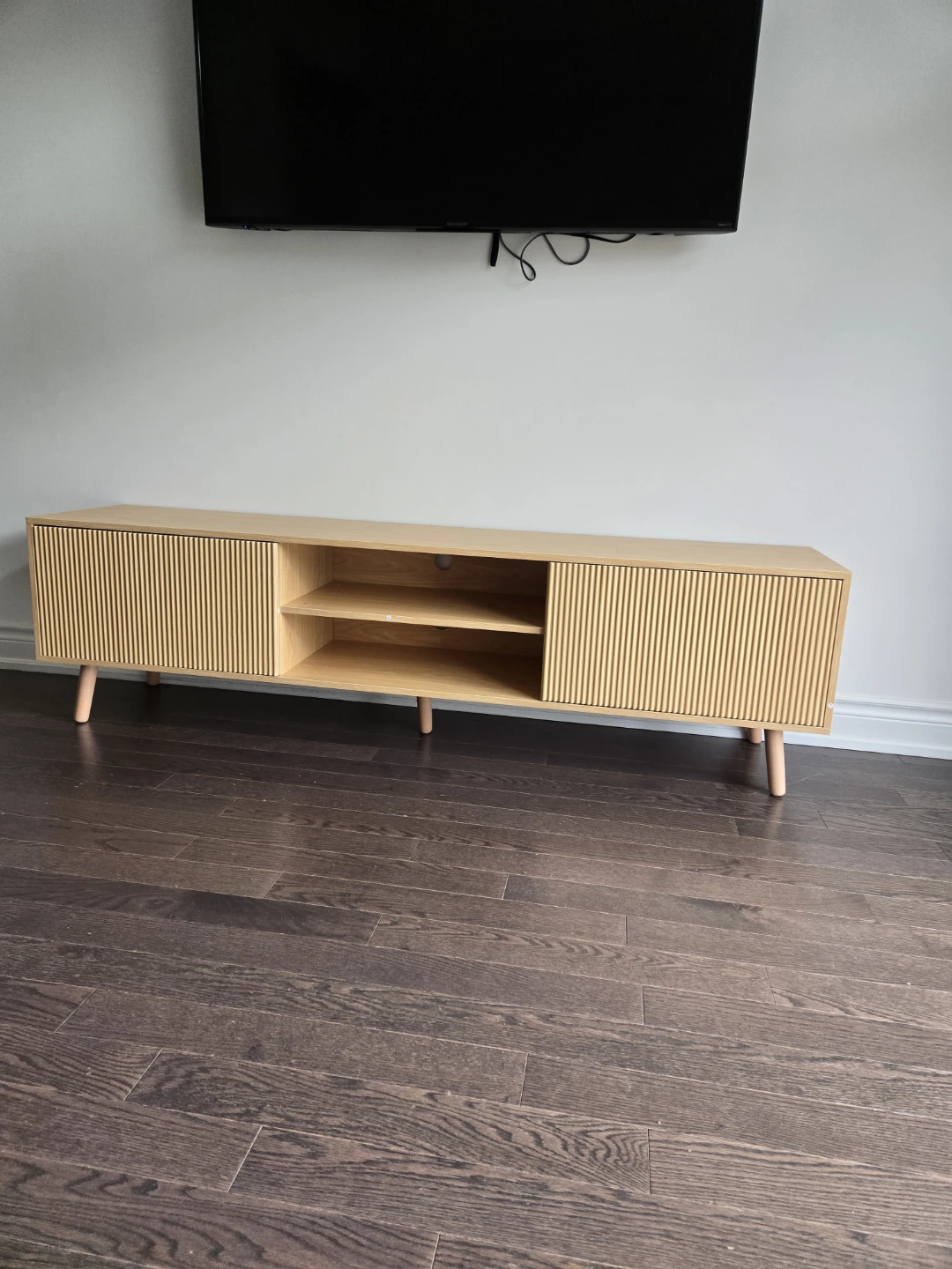 Flutted tv stand for 80 inch tv or less warehouse sale