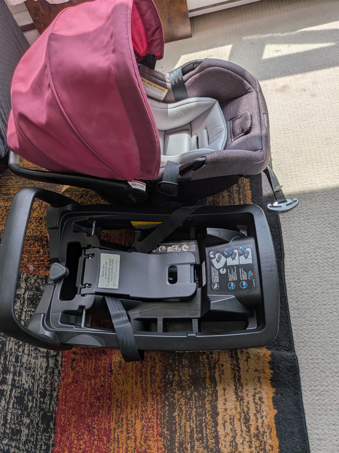 Evenflo Infant Car Seat with Base - photo 2
