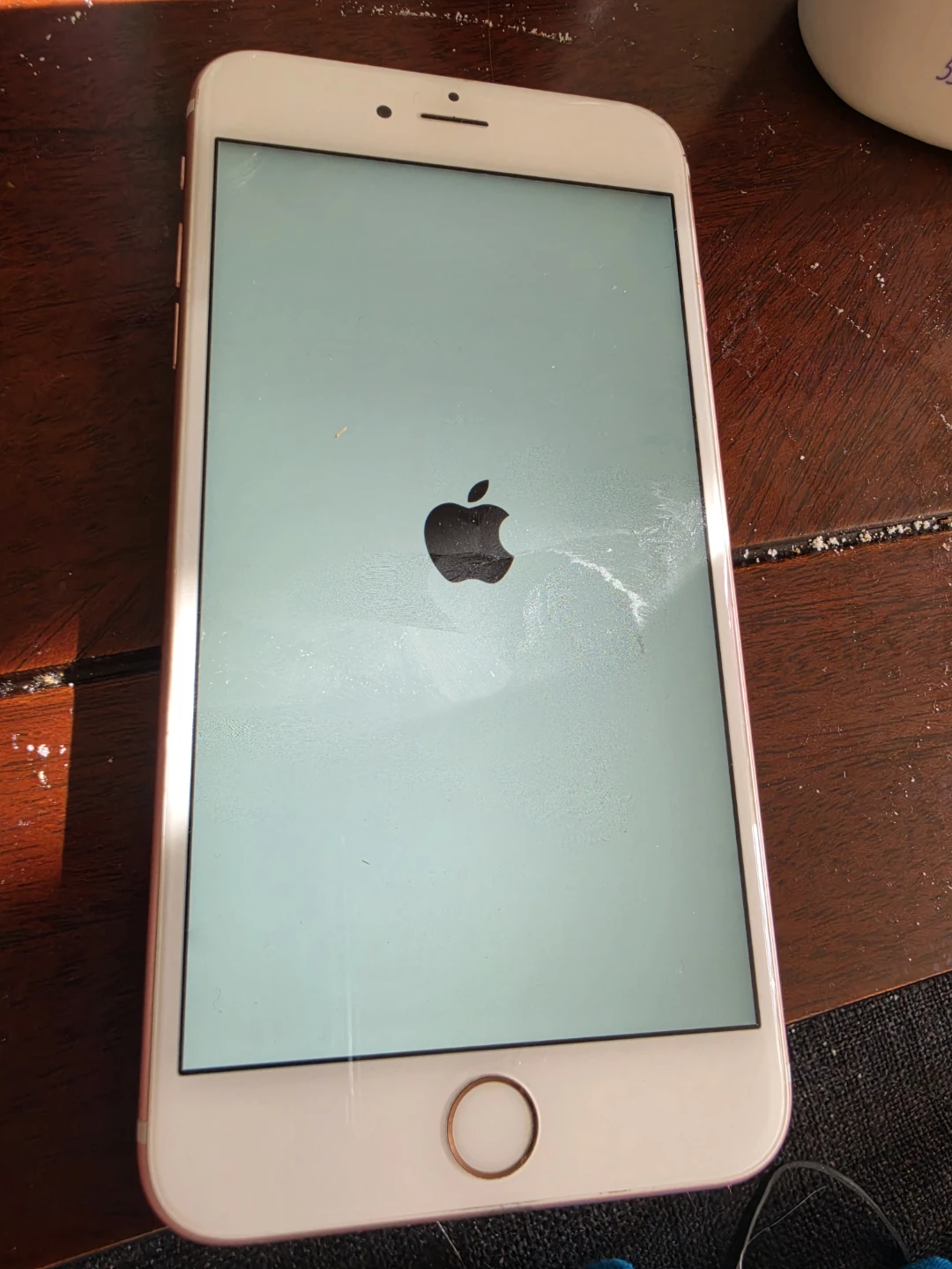 iPhone 6S - photo 2