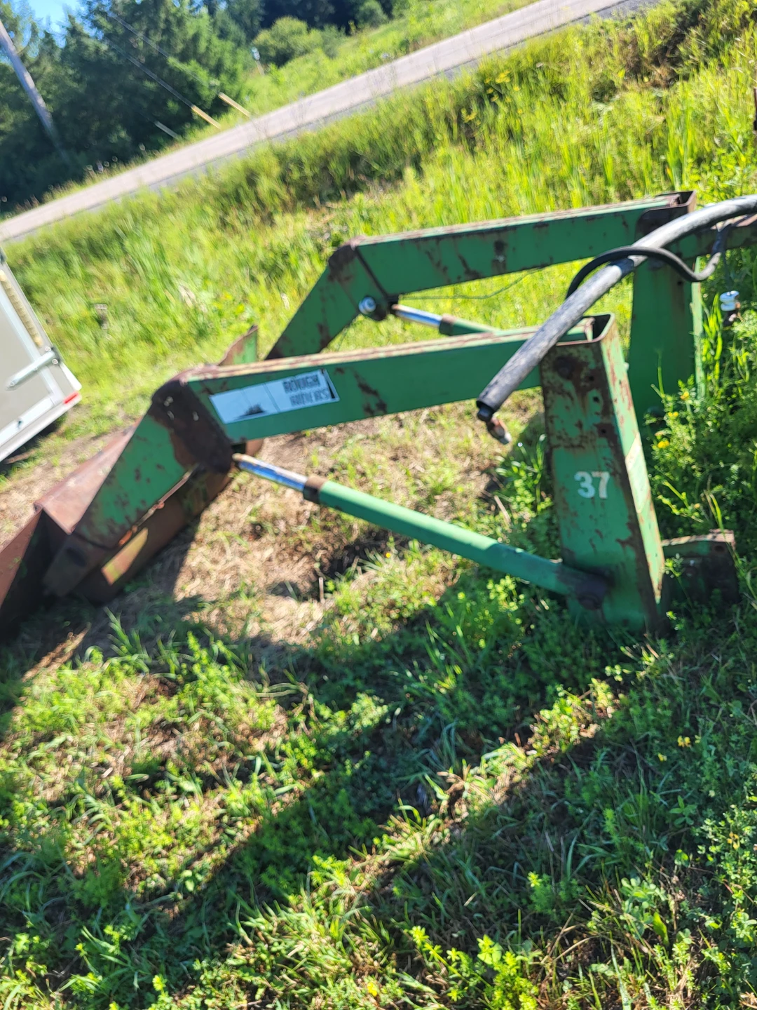 John Deere 37 Front End Loader Attachment - photo 2