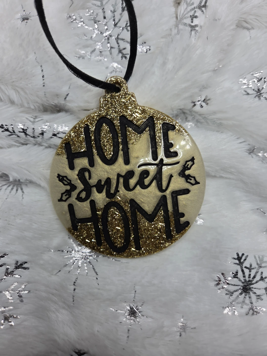 Handmade Resin Christmas Ornaments - photo 2