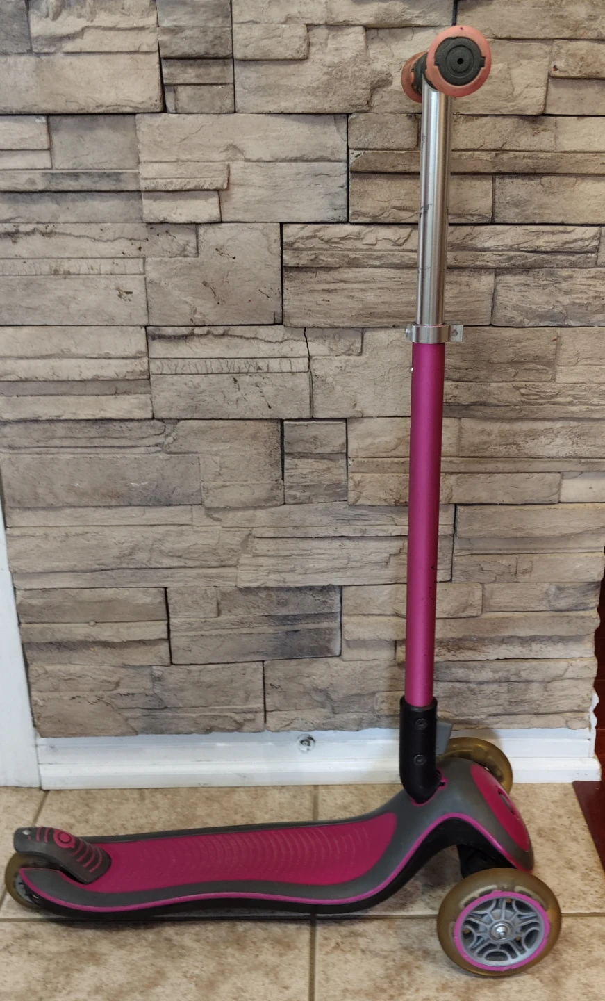 GLOBBER Pink 3-Wheel Scooter - photo 2