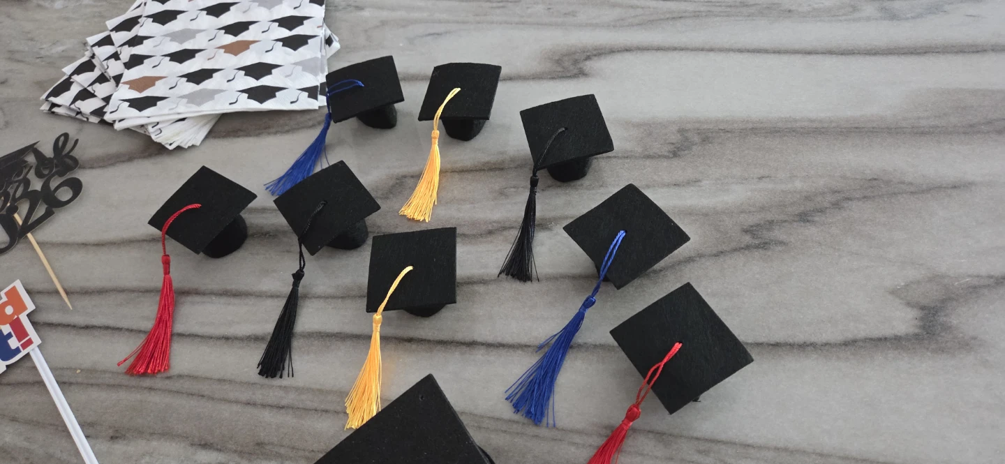 Graduation Photo Booth Props & Decorations - photo 2