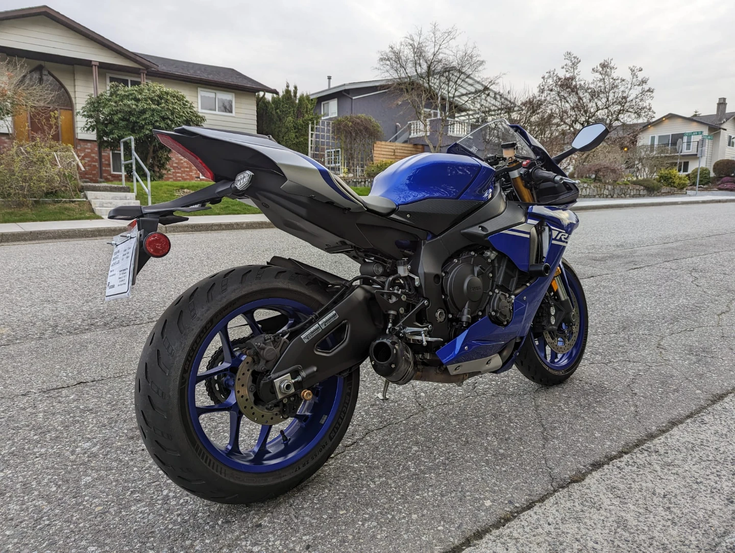 Yamaha YZF R1 Motorcycle - photo 3
