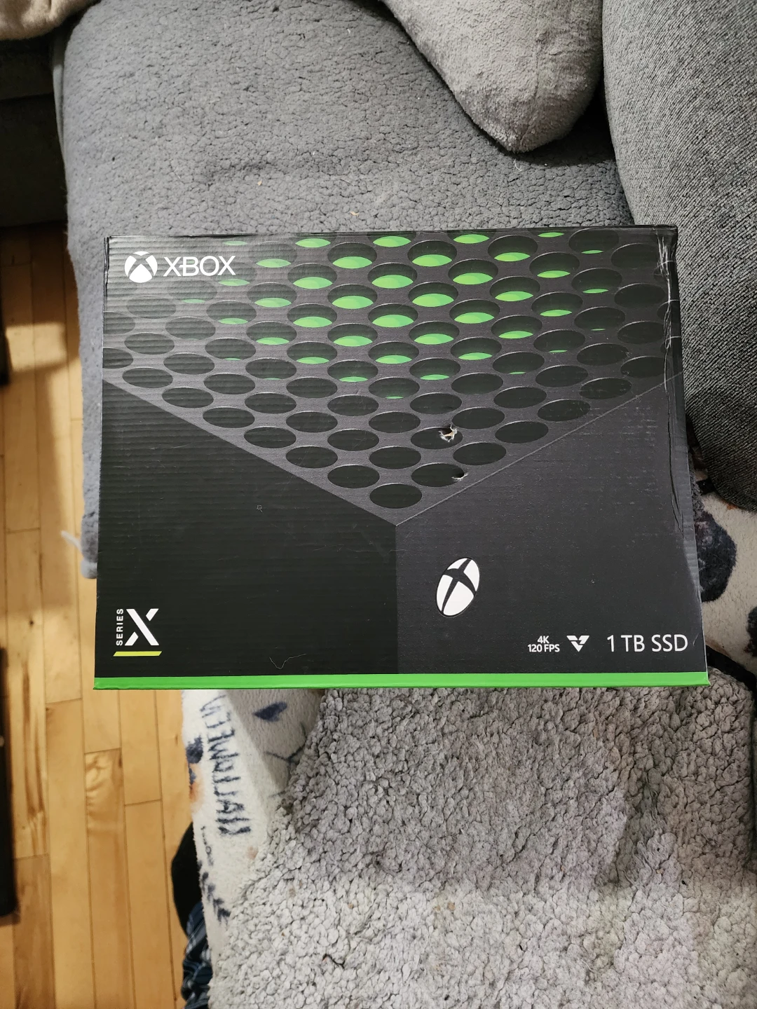 Xbox Series X (barely used) - photo 2