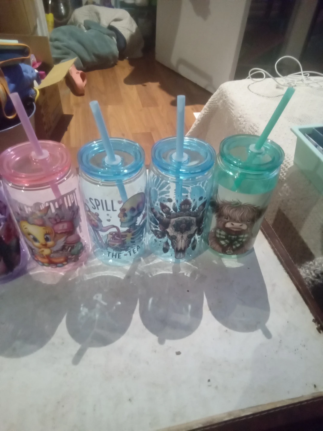 8 Tumbler Cups with Lids and Straws