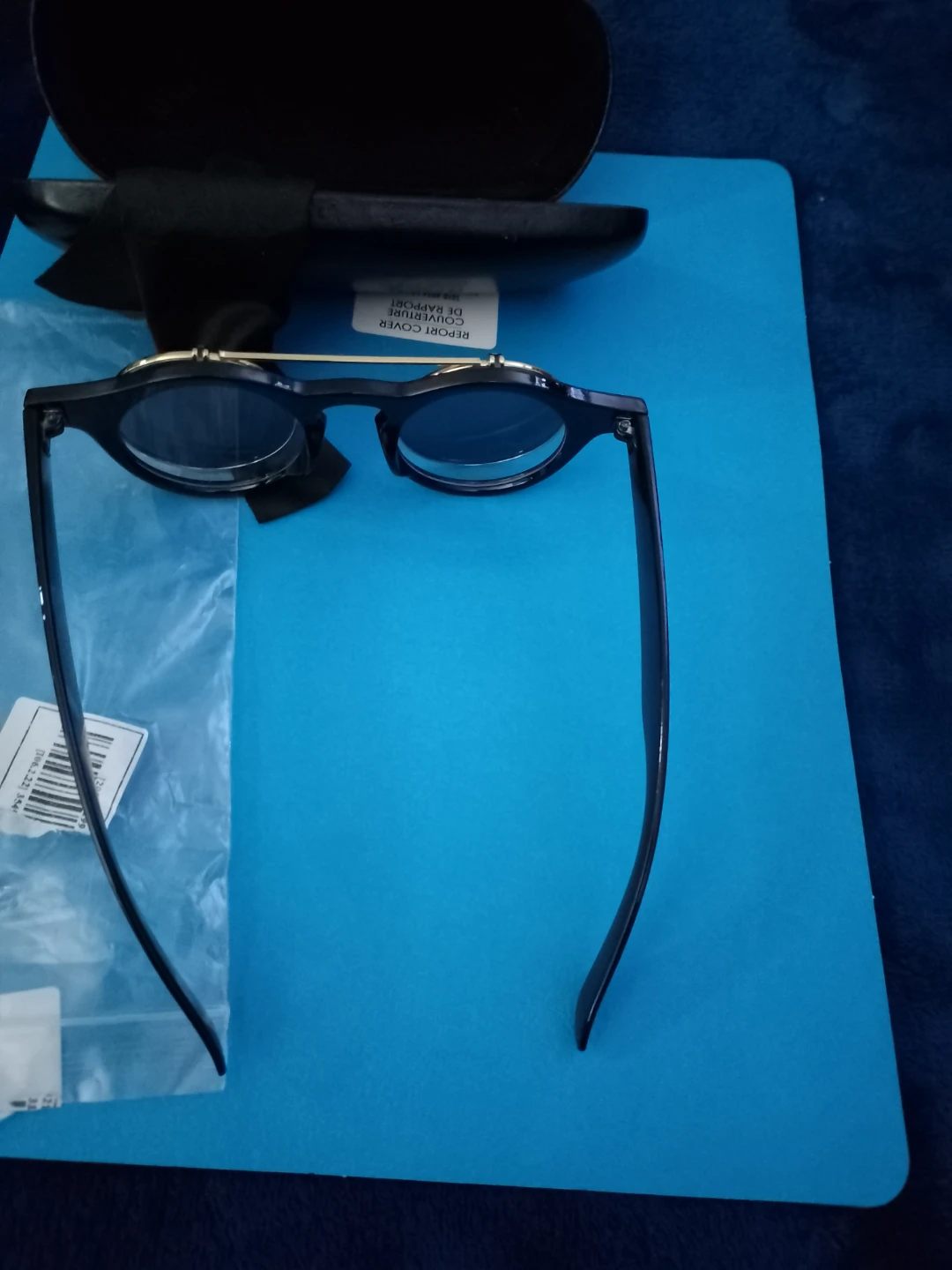 Round Sunglasses with Case - photo 2