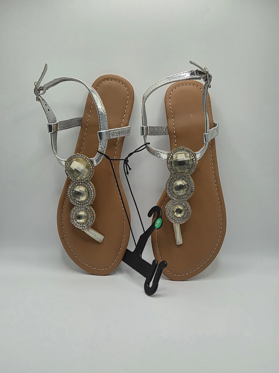 😍 Silver Embellished Thong Sandals