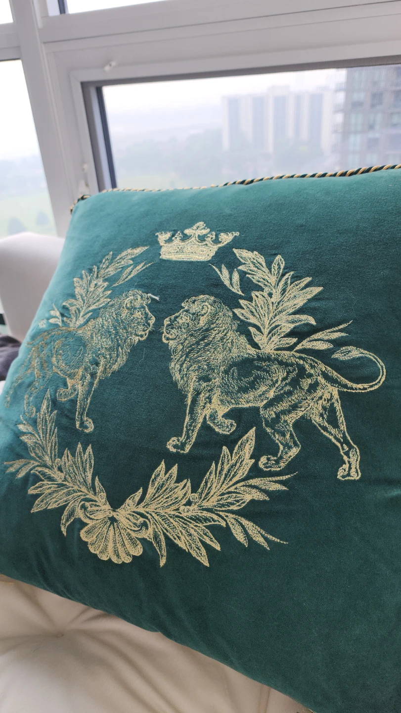 H&M Home Regal Lion Crest Velvet Cushion with Tassels - photo 2