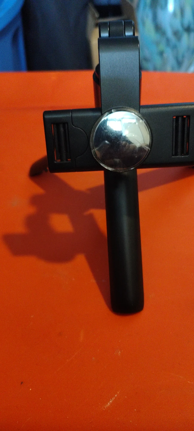 VLOGGER Tripod & Handheld Grip with LED Light and Microphone - photo 4