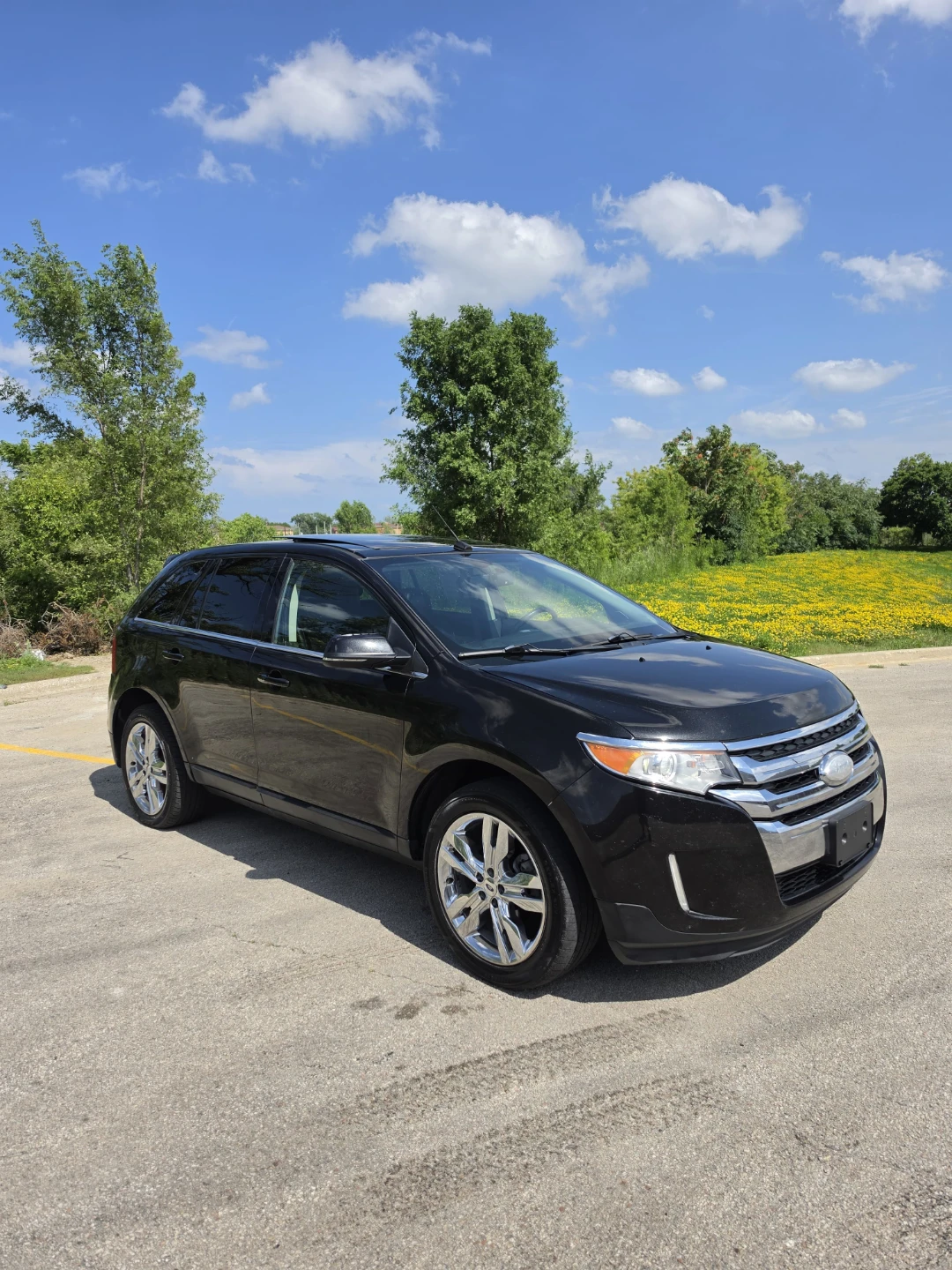 Black Ford Edge SUV - photo 2