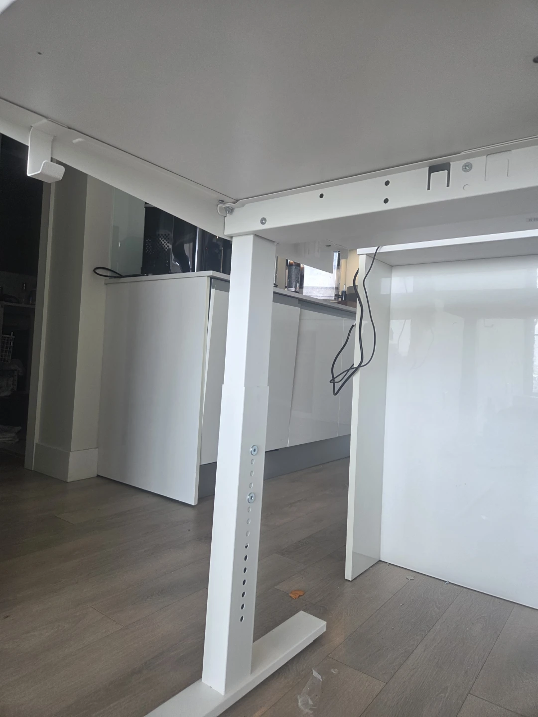 IKEA MITTZON Desk (White,160x80 cm) -Excellent Condition - photo 2