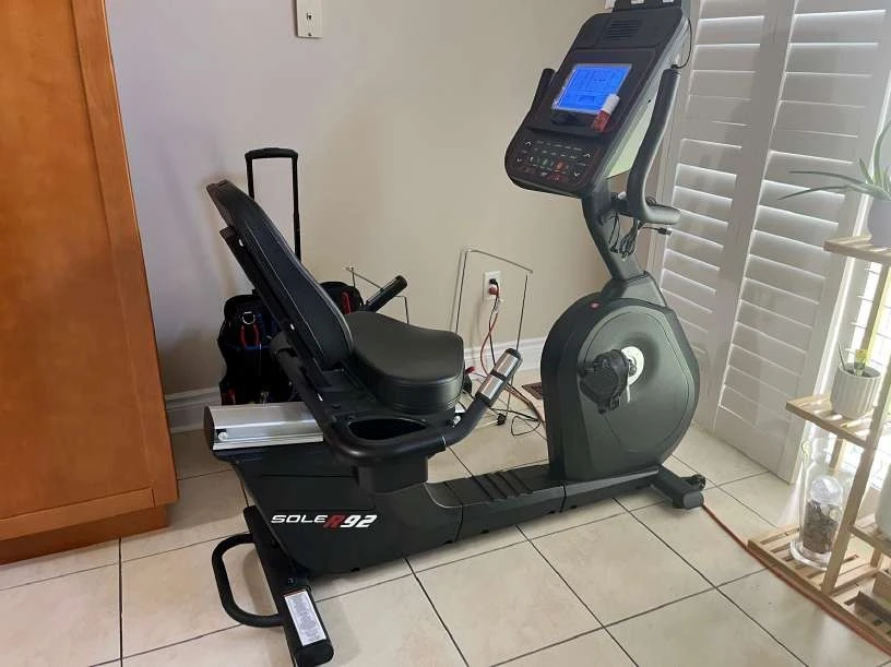 Premium Sole R92 recumbent exercise bike