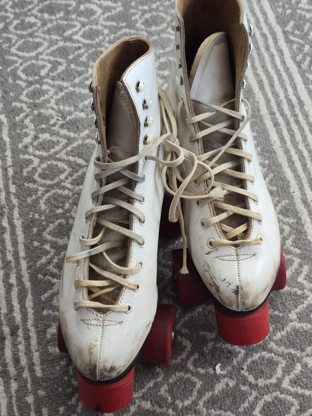 Women's size 7 White Roller Skates - photo 2