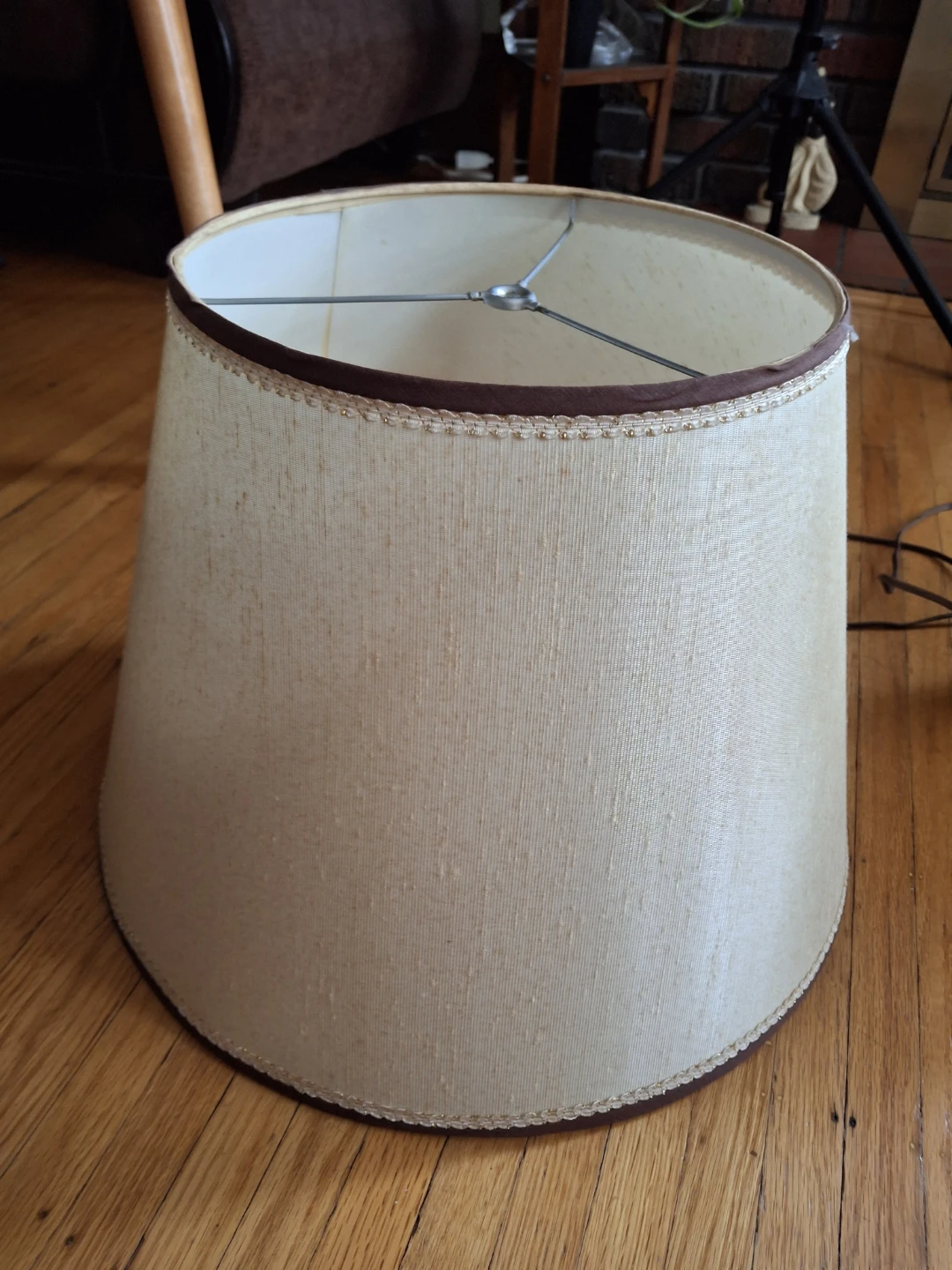 Vintage Ceramic Table Lamp with Floral Design - photo 3