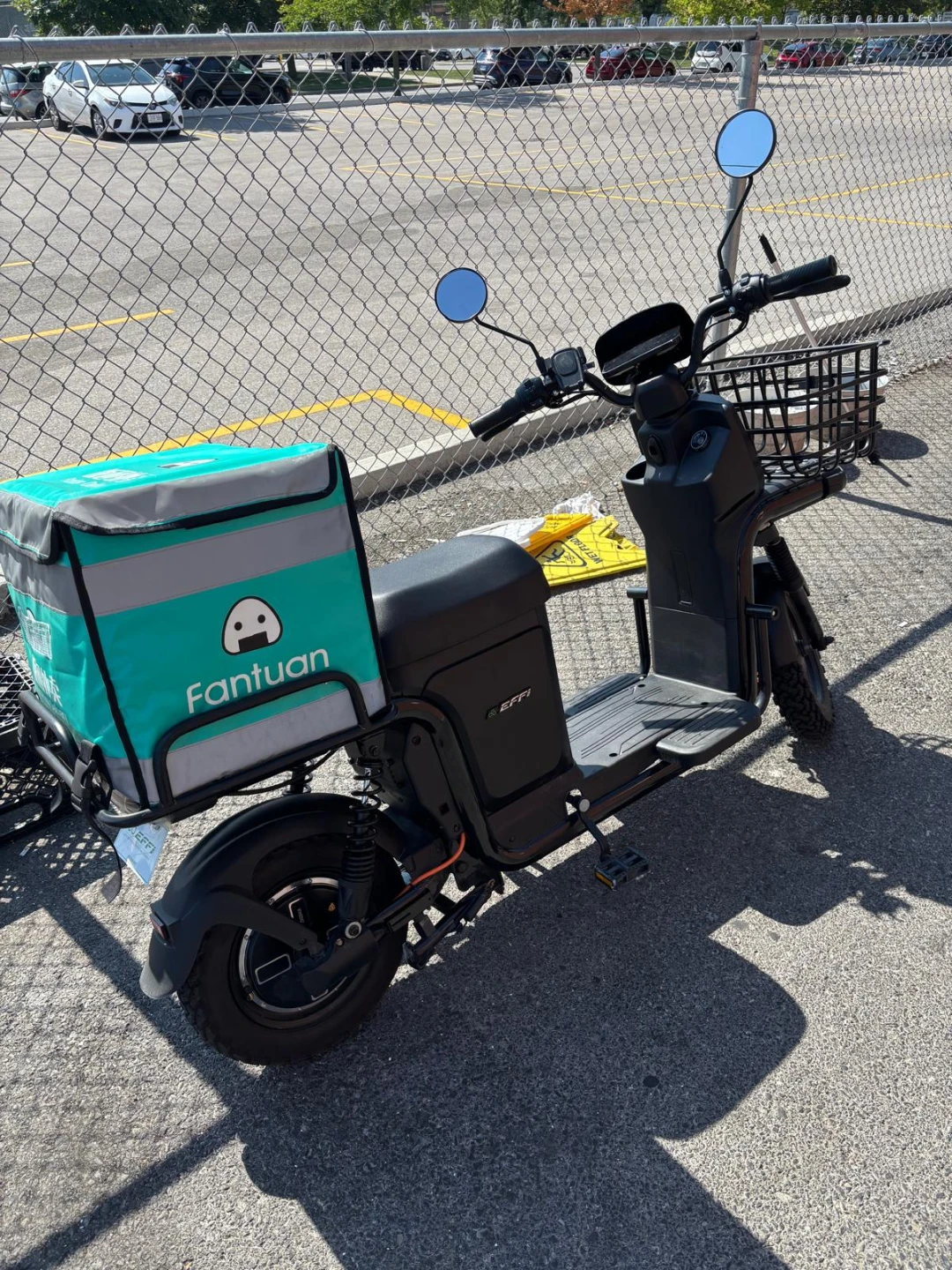 Black Electric Scooter with Fuantuan Delivery Box - photo 3