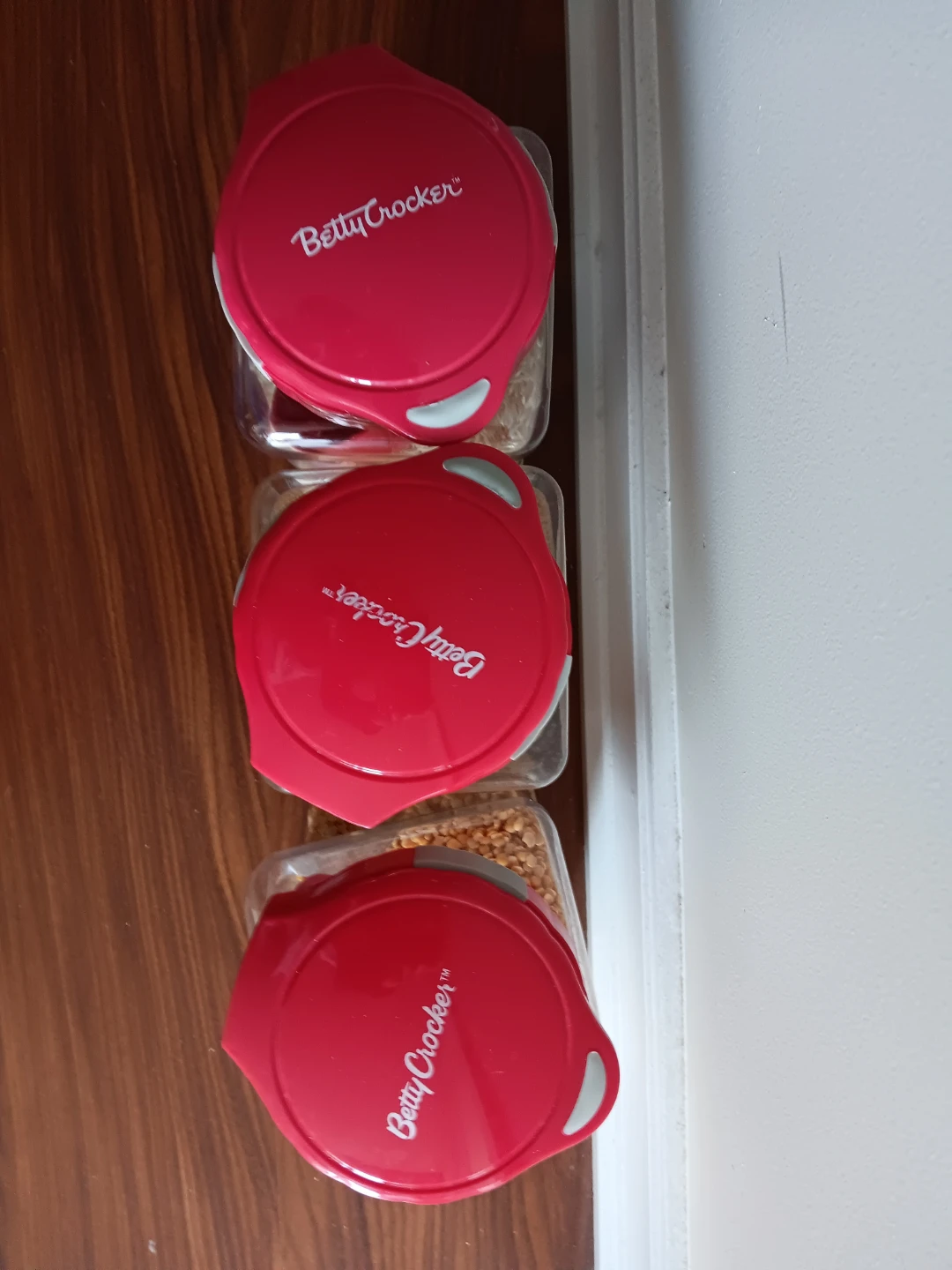 Betty Crocker Set of 3 Food Storage Containers with Lids - photo 2