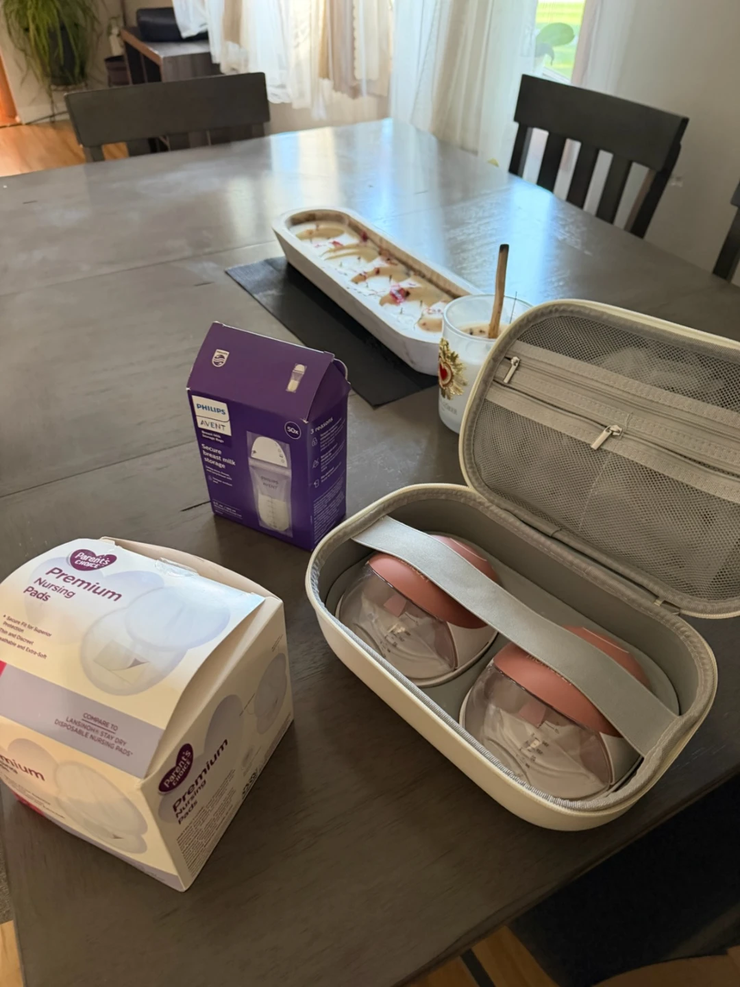 Brand New Mom cozy breast pump with philips milk storage bags
