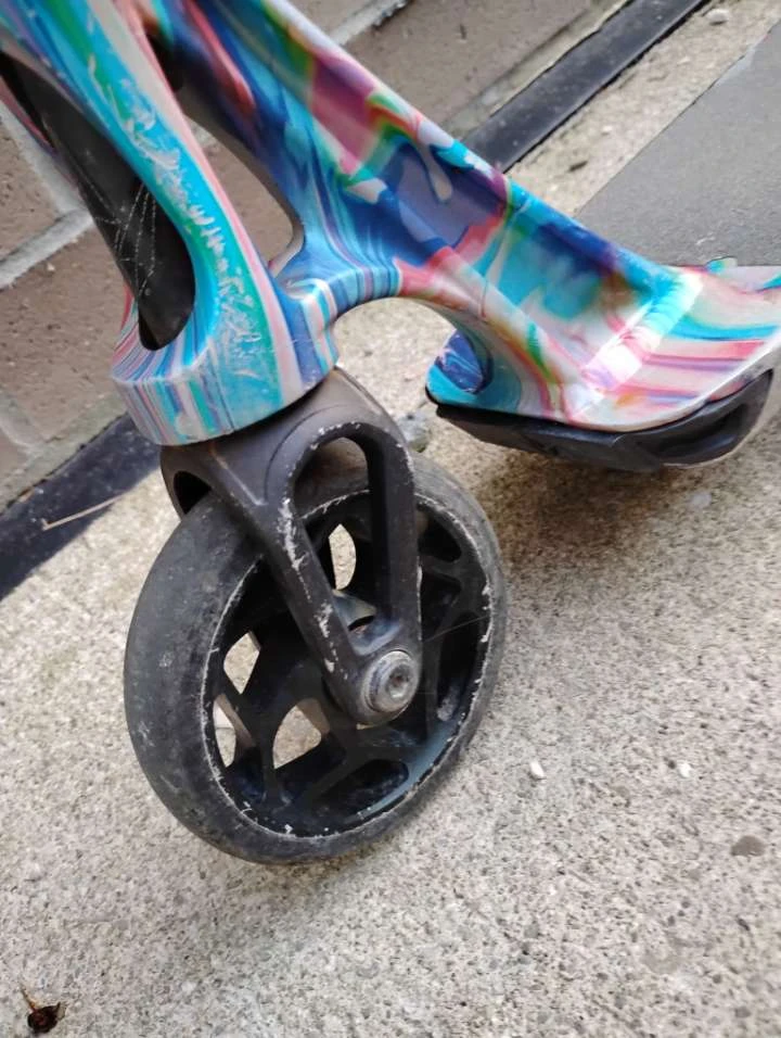 Scooter with colourful deck - photo 3