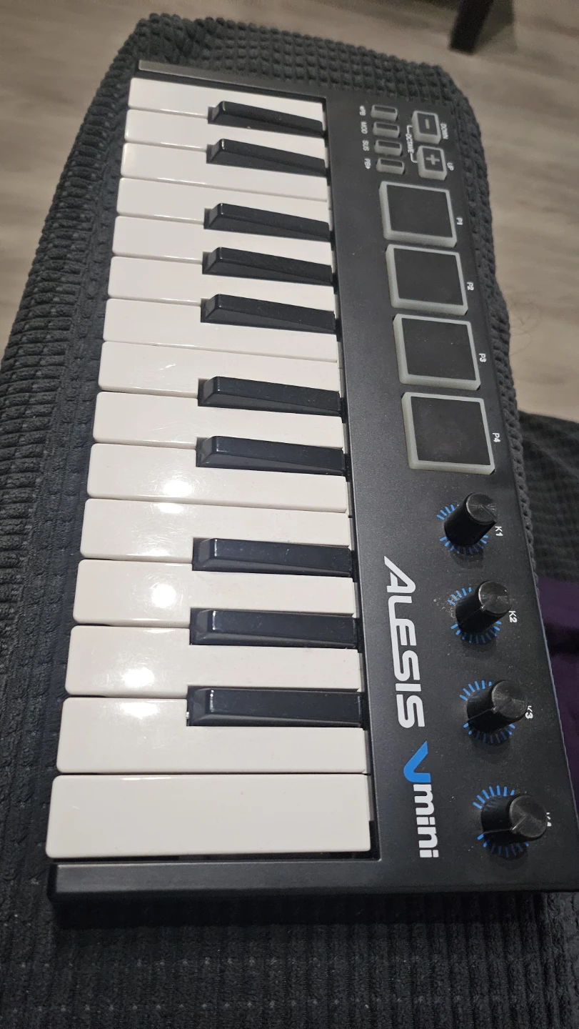 Alesis V Mini 25-Key USB MIDI Controller