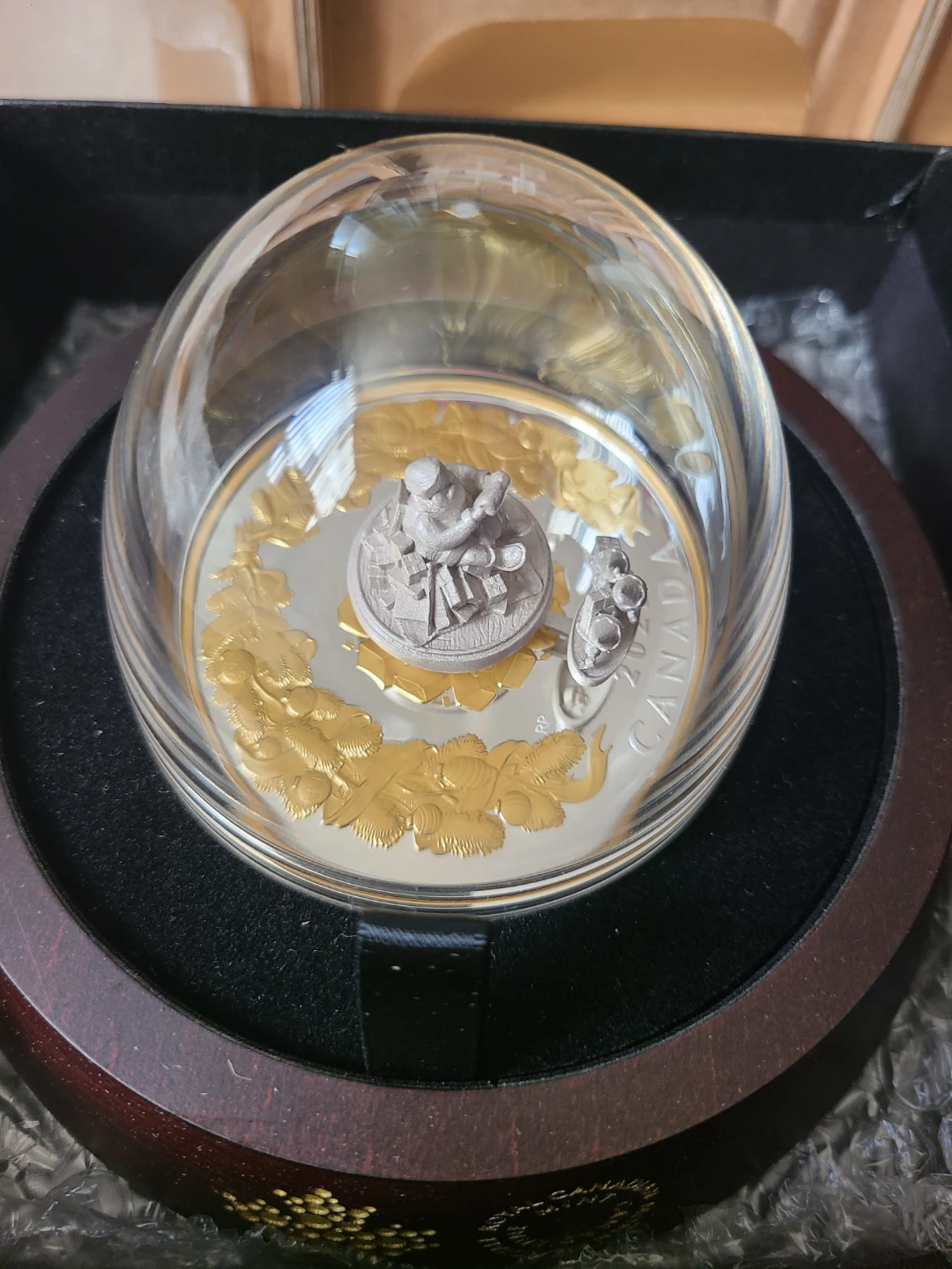 2022 5oz Silver Maple Leaf Coin - Holiday Gift - photo 2
