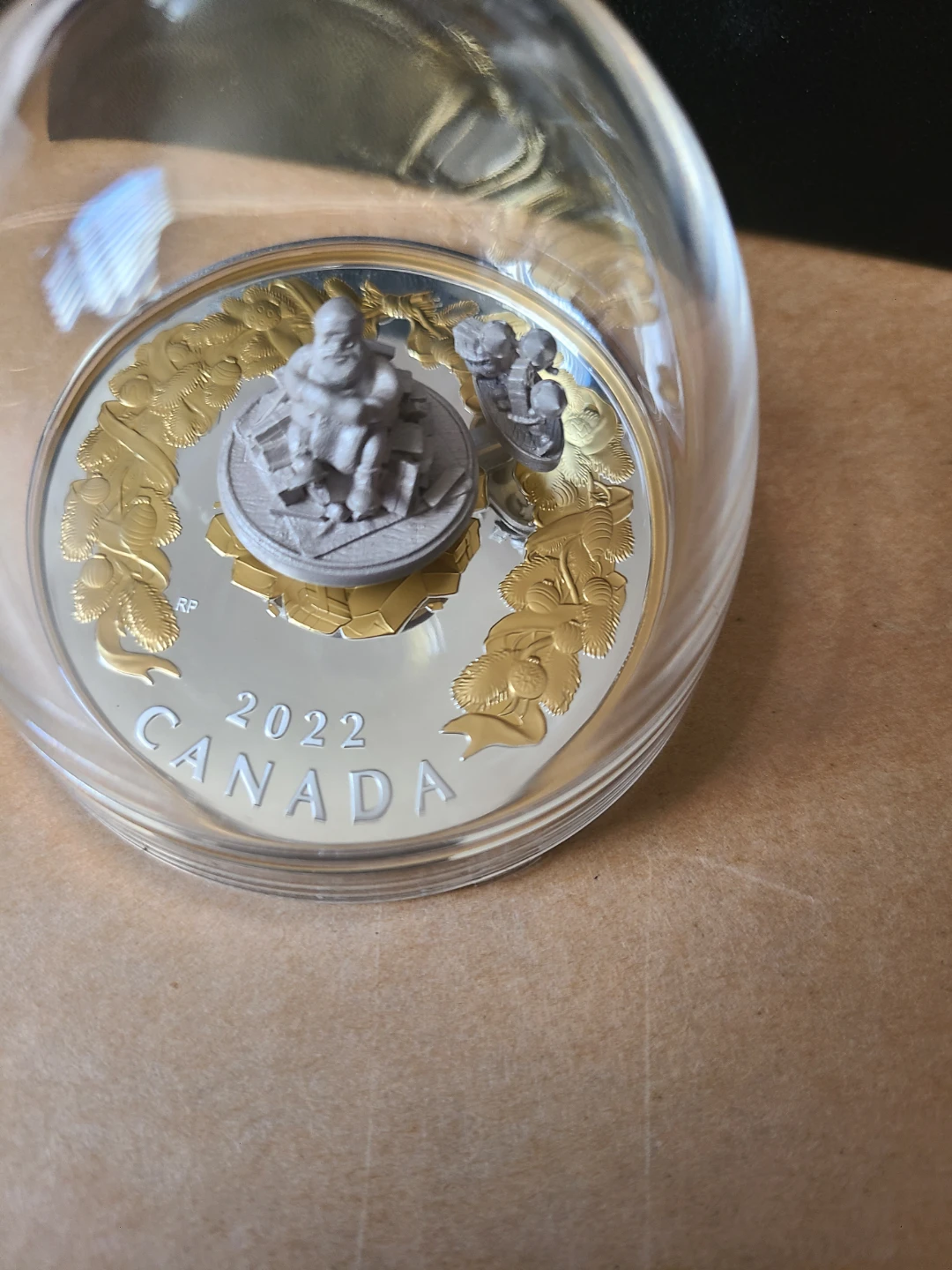 2022 5oz Silver Maple Leaf Coin - Holiday Gift - photo 4