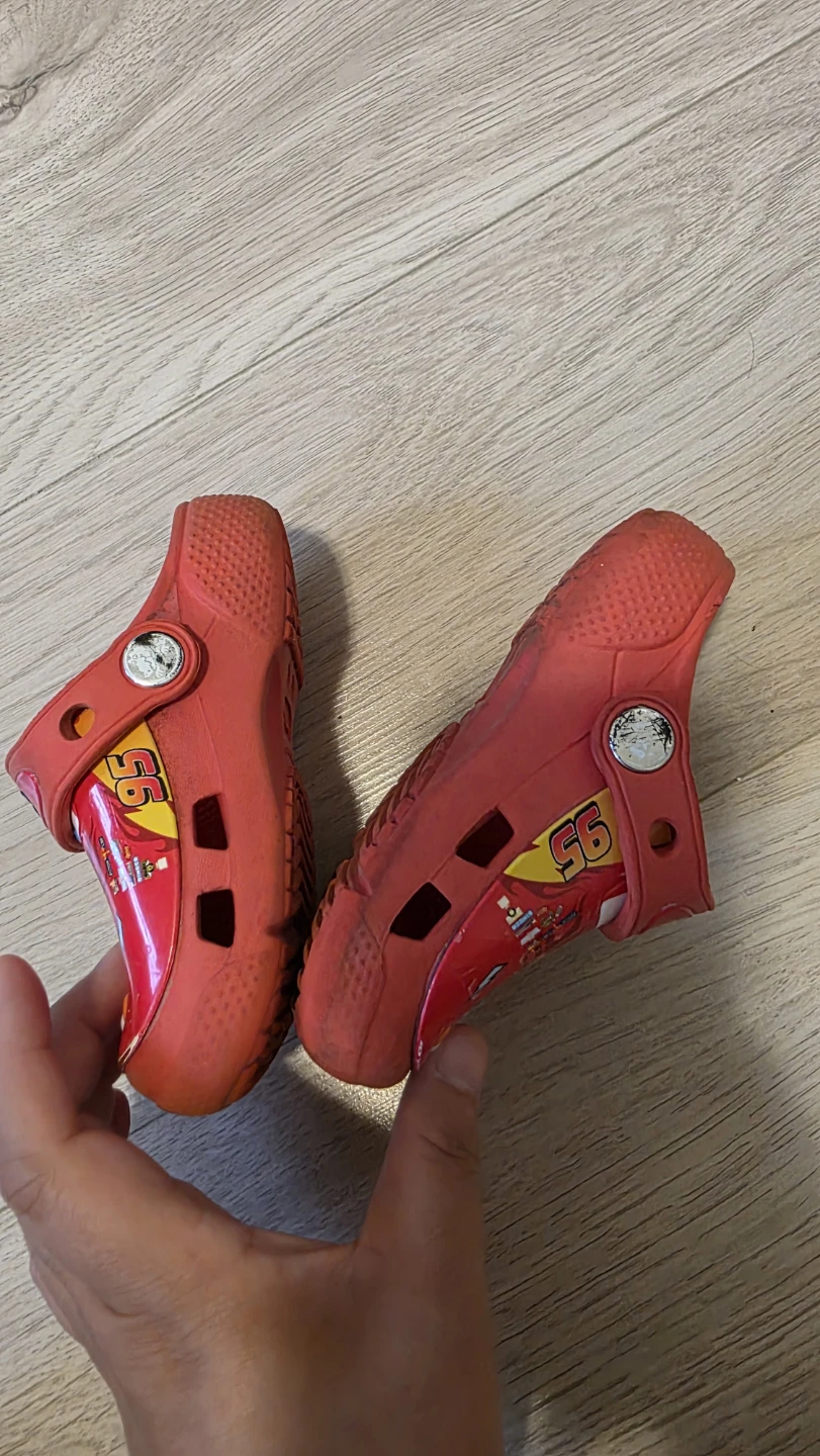 Crocs Lightning McQueen Clogs Size 7 - photo 2
