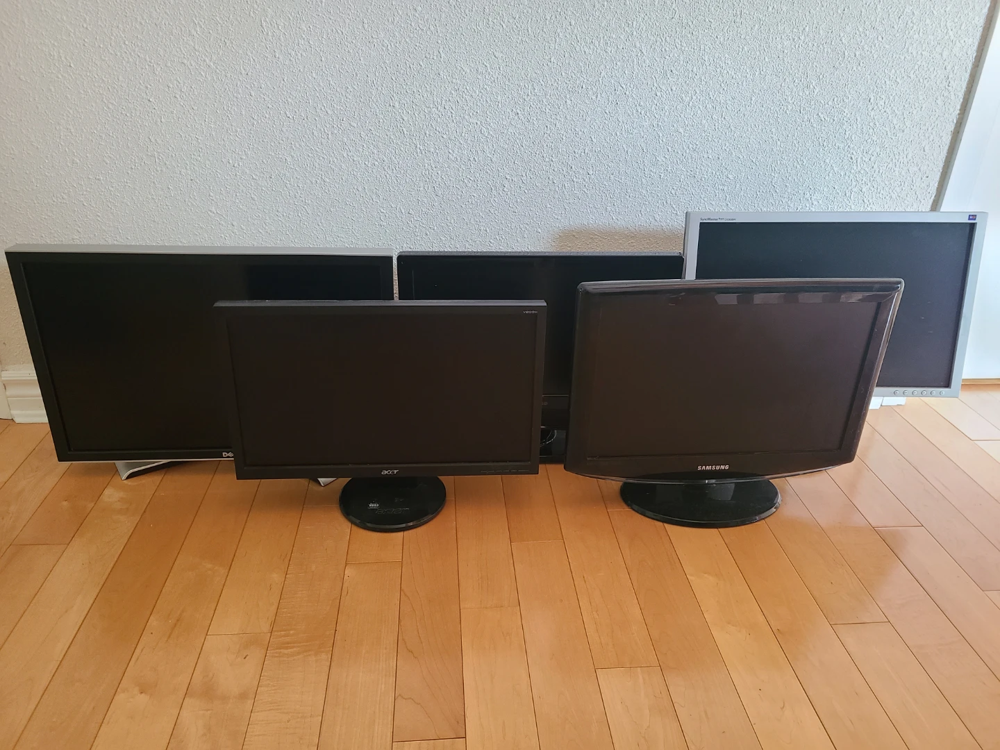 LCD monitors/Laser Printers 2006-10 no cords, unknown condition
