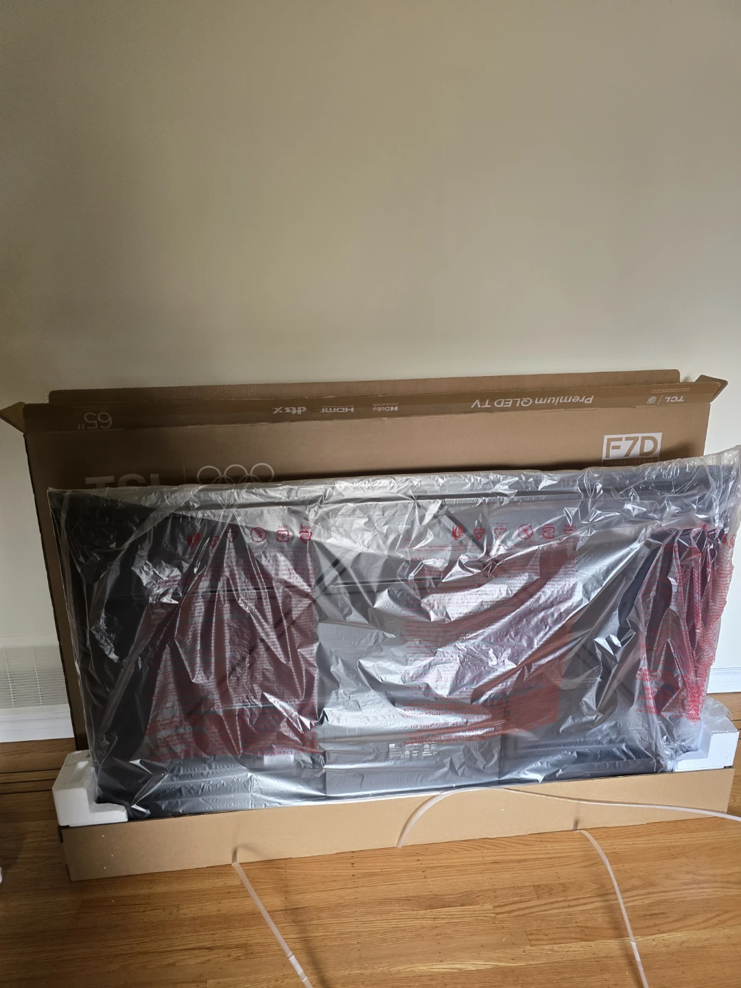 TCL 65 inch Qled smart tv (Brand new - photo 3