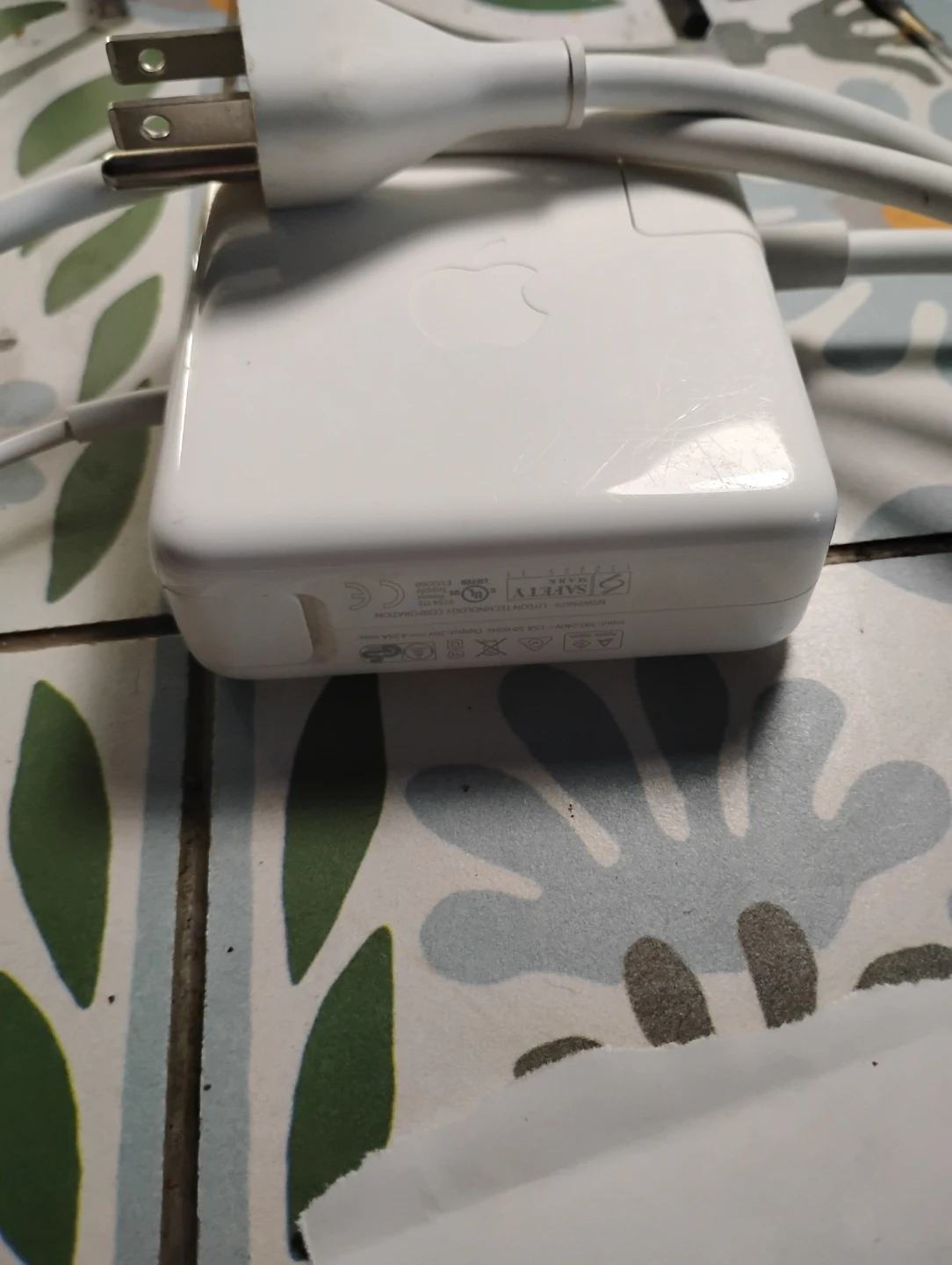 Apple 85W MagSafe 2 Power Adapter - photo 2