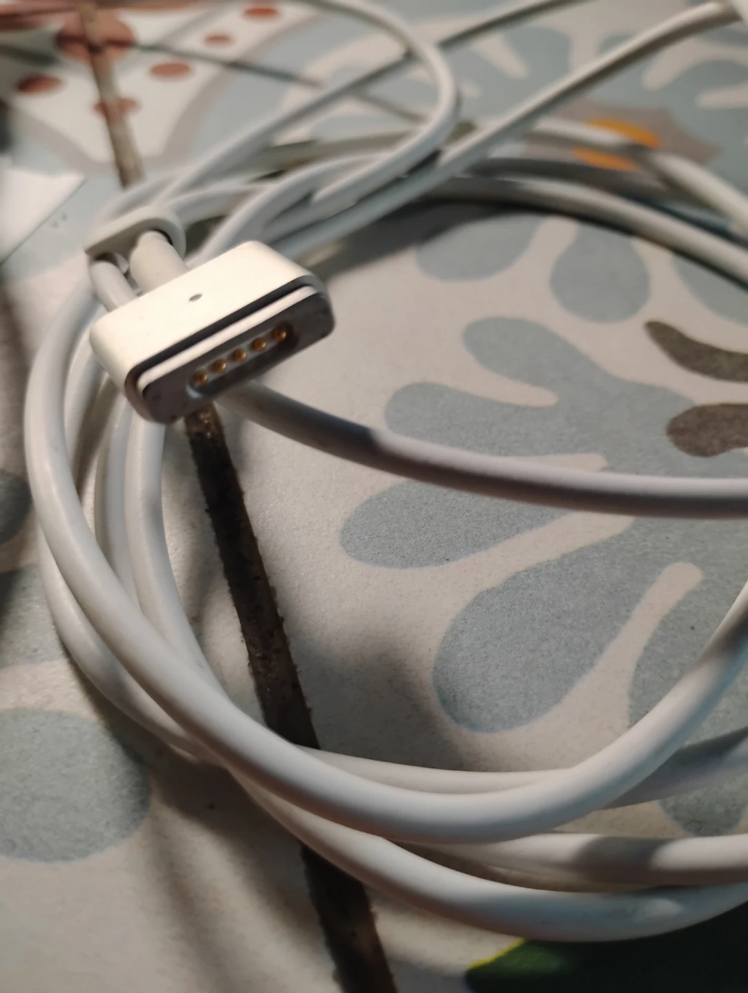 Apple 85W MagSafe 2 Power Adapter - photo 3
