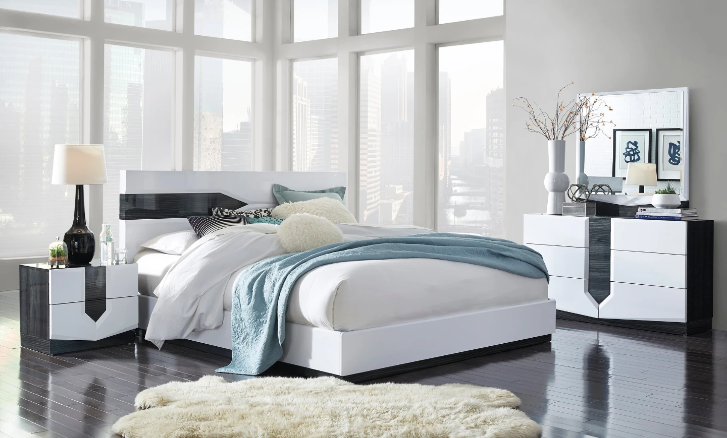 Hudson Collection Bedroom Set 4-piece Modern Zebra Black+White