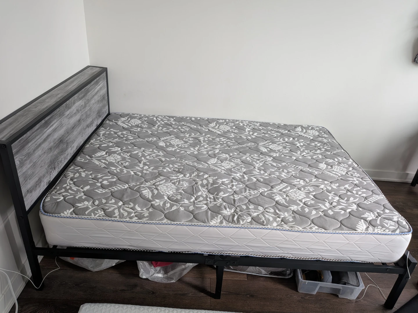 Steel Double bed frame and mattress - Made in Canada - photo 2
