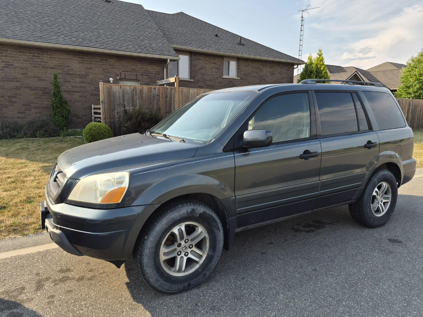Honda Pilot SUV - photo 2