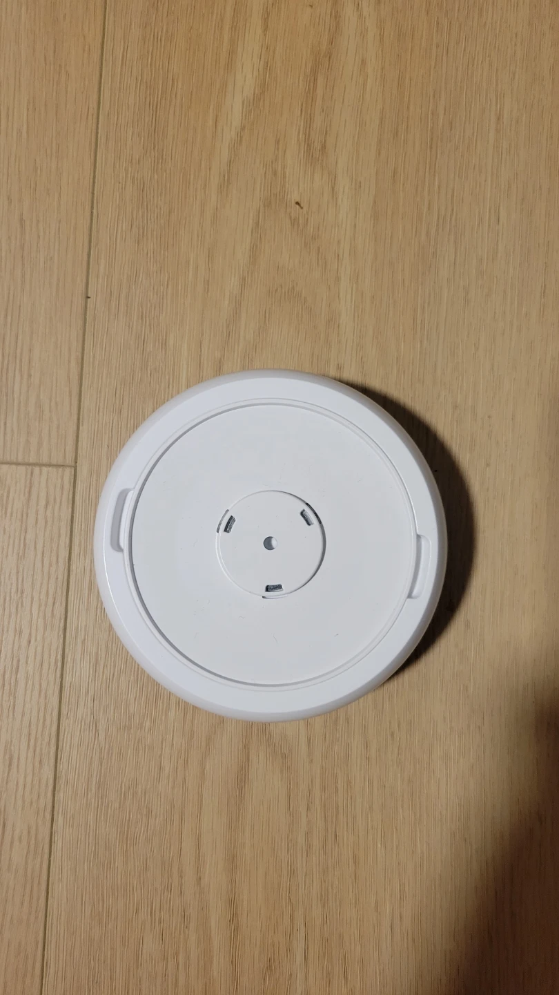 Airthings Wave Smart Radon Detector - photo 3