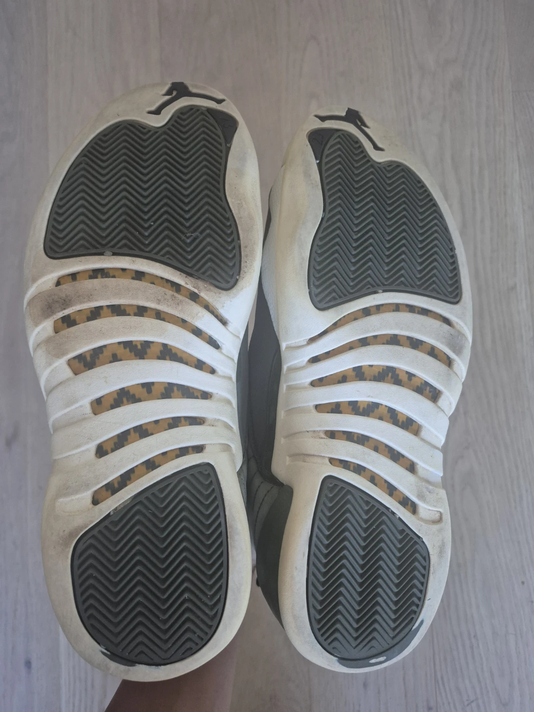 Jordan 12 Sneakers Men Size 10 - photo 4