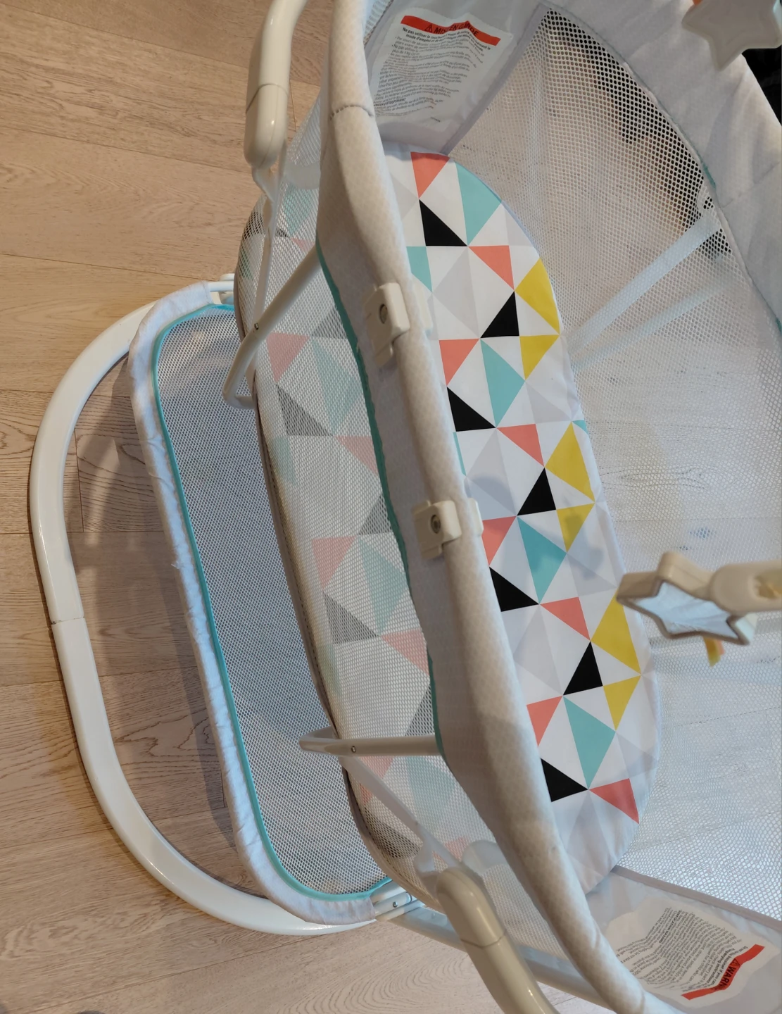 Fisher-Price Soothing Motions Bassinet - photo 4